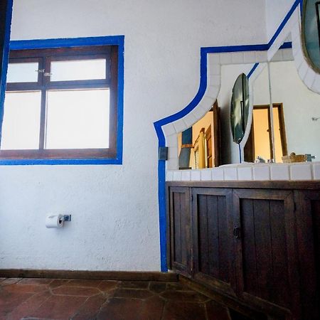 Lago Sol Hotel & Suites Tzintzuntzán エクステリア 写真
