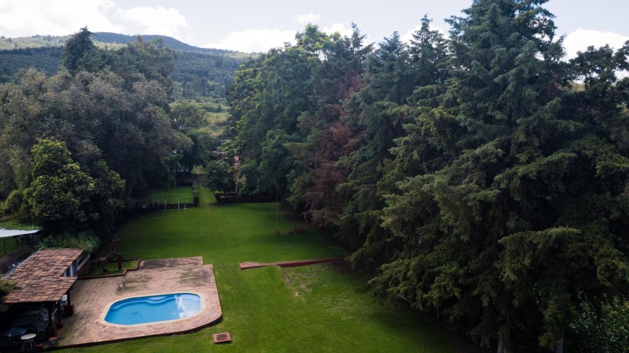 Lago Sol Hotel & Suites Tzintzuntzán エクステリア 写真