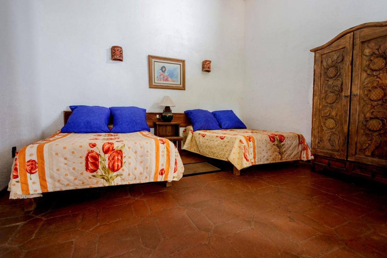 Lago Sol Hotel & Suites Tzintzuntzán エクステリア 写真