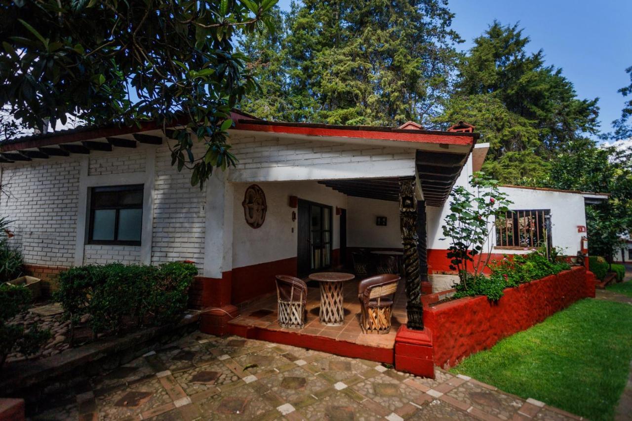 Lago Sol Hotel & Suites Tzintzuntzán エクステリア 写真