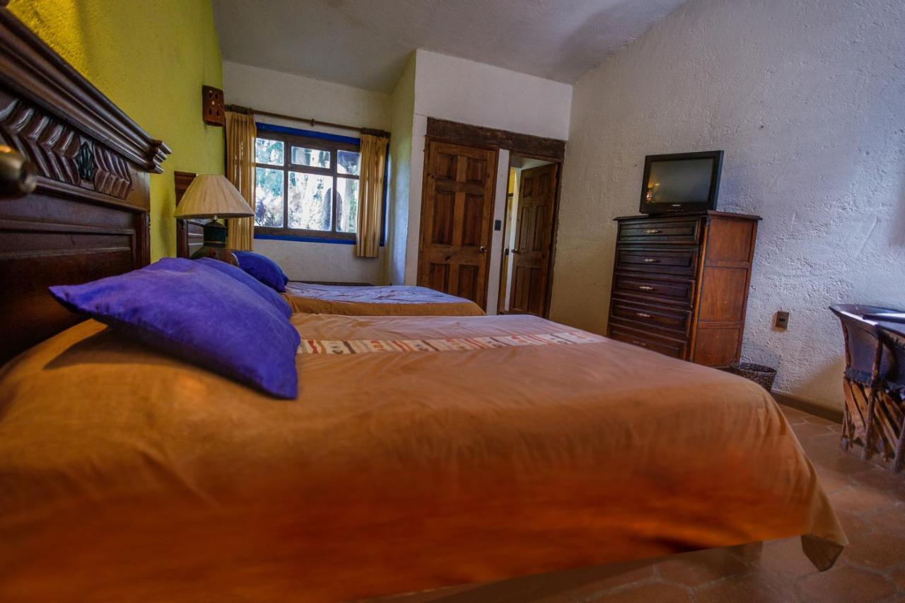 Lago Sol Hotel & Suites Tzintzuntzán エクステリア 写真