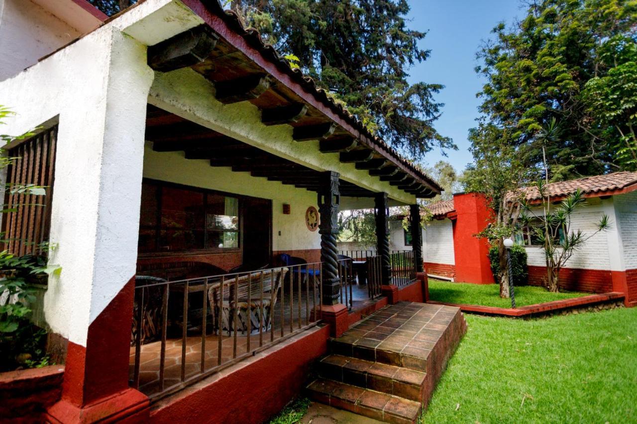 Lago Sol Hotel & Suites Tzintzuntzán エクステリア 写真