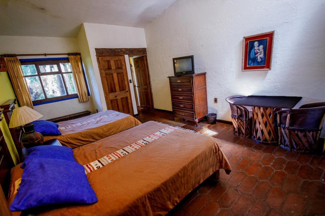 Lago Sol Hotel & Suites Tzintzuntzán エクステリア 写真