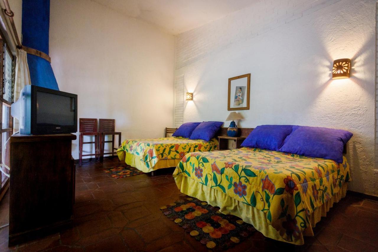 Lago Sol Hotel & Suites Tzintzuntzán エクステリア 写真