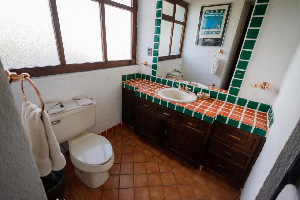 Lago Sol Hotel & Suites Tzintzuntzán エクステリア 写真