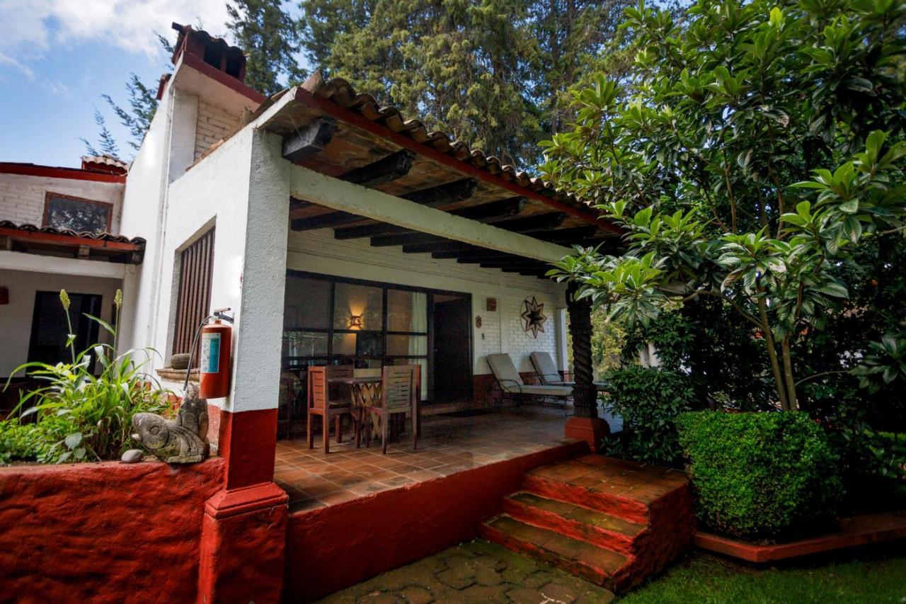 Lago Sol Hotel & Suites Tzintzuntzán エクステリア 写真