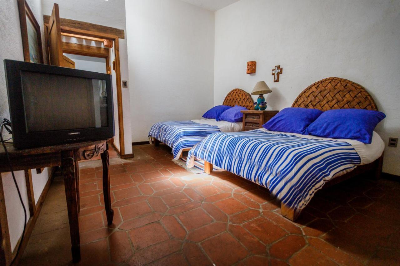 Lago Sol Hotel & Suites Tzintzuntzán エクステリア 写真