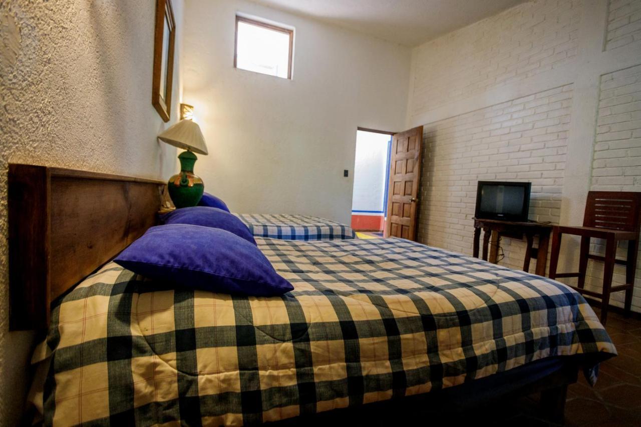 Lago Sol Hotel & Suites Tzintzuntzán エクステリア 写真