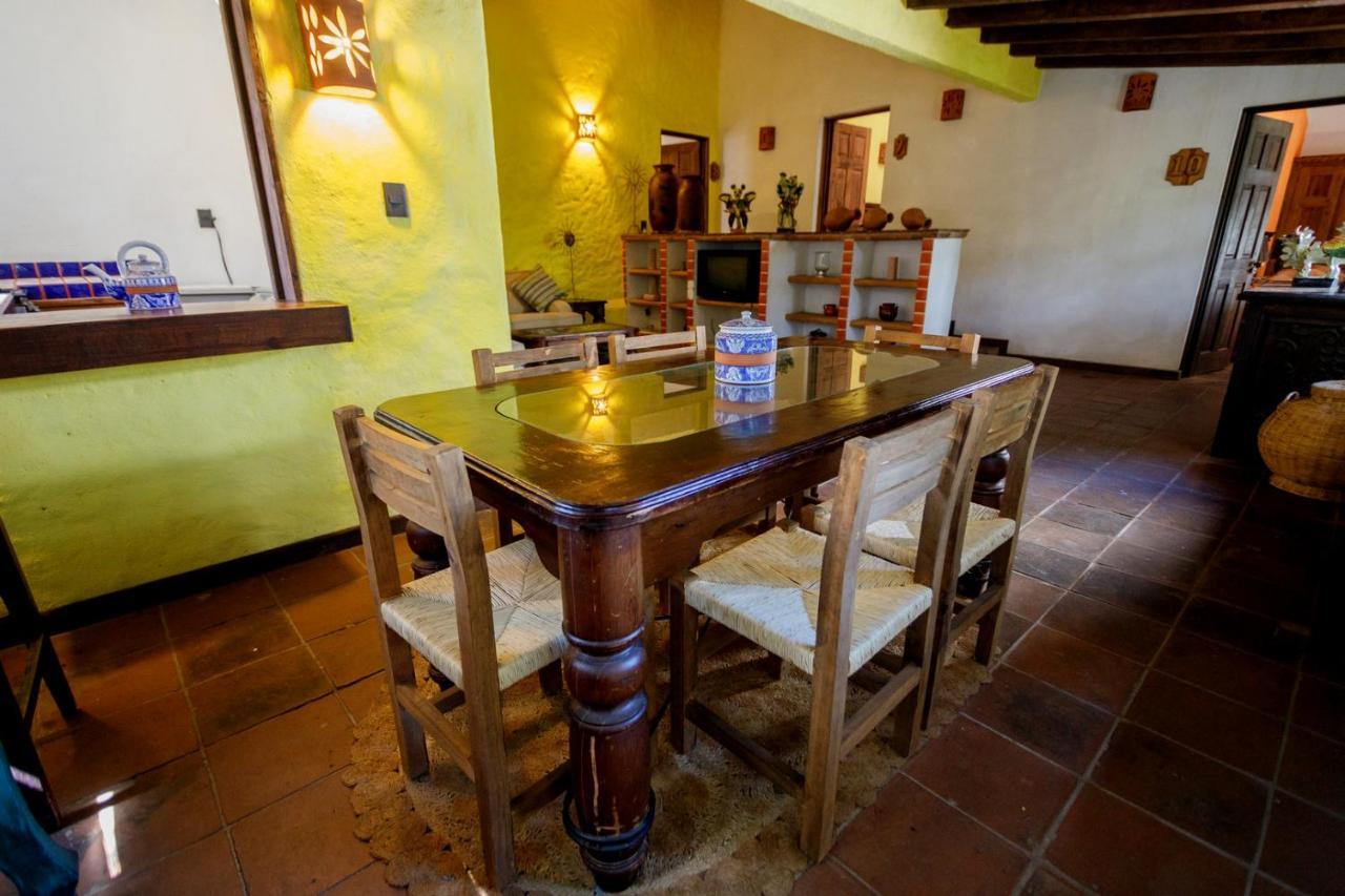 Lago Sol Hotel & Suites Tzintzuntzán エクステリア 写真
