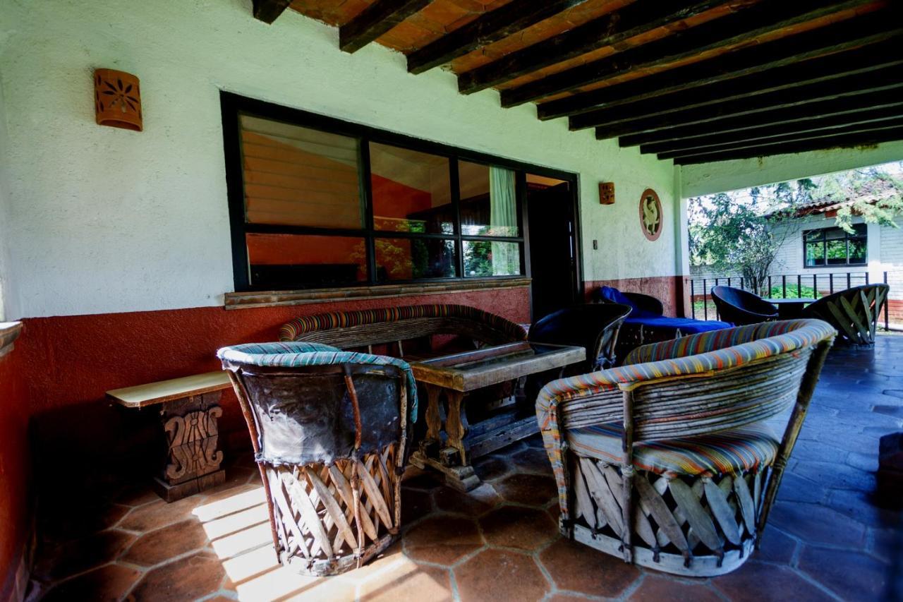 Lago Sol Hotel & Suites Tzintzuntzán エクステリア 写真