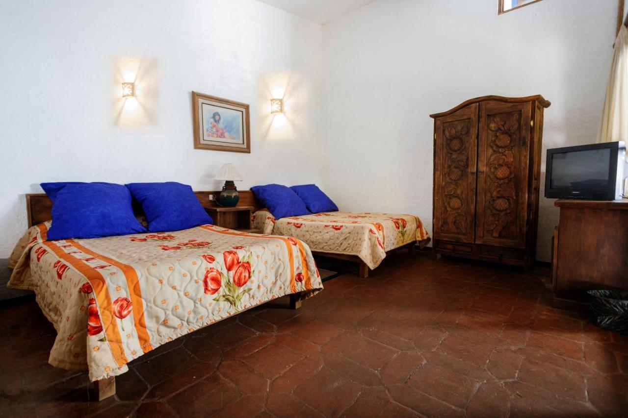 Lago Sol Hotel & Suites Tzintzuntzán エクステリア 写真